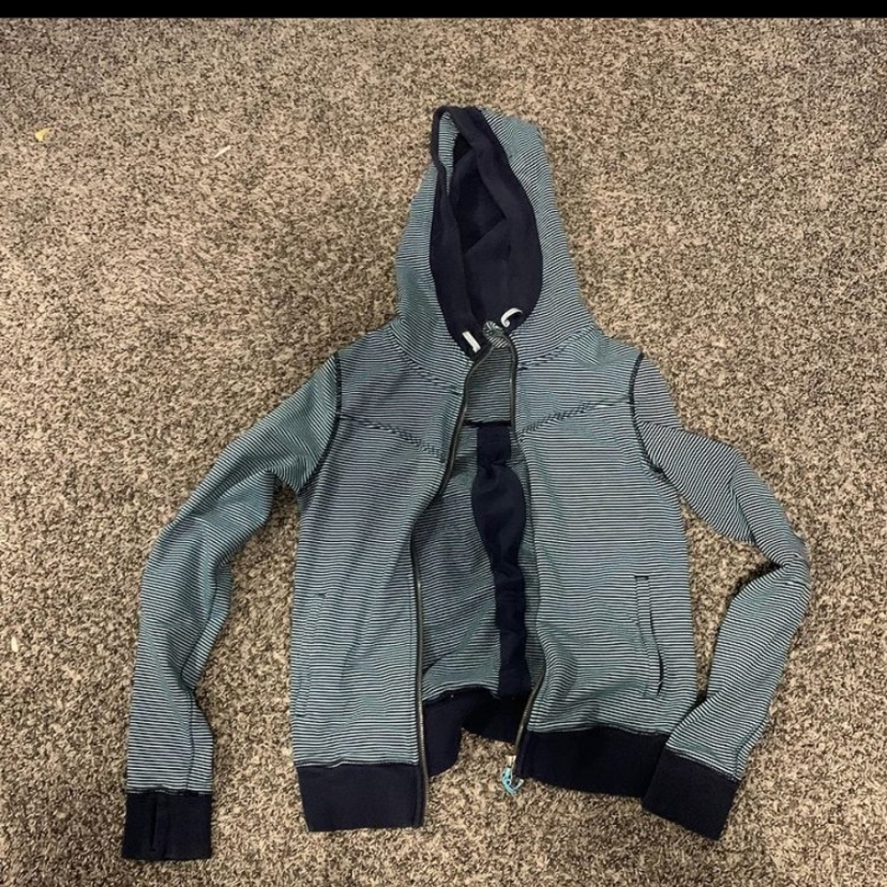 lululemon size 6 zip-up sweater
